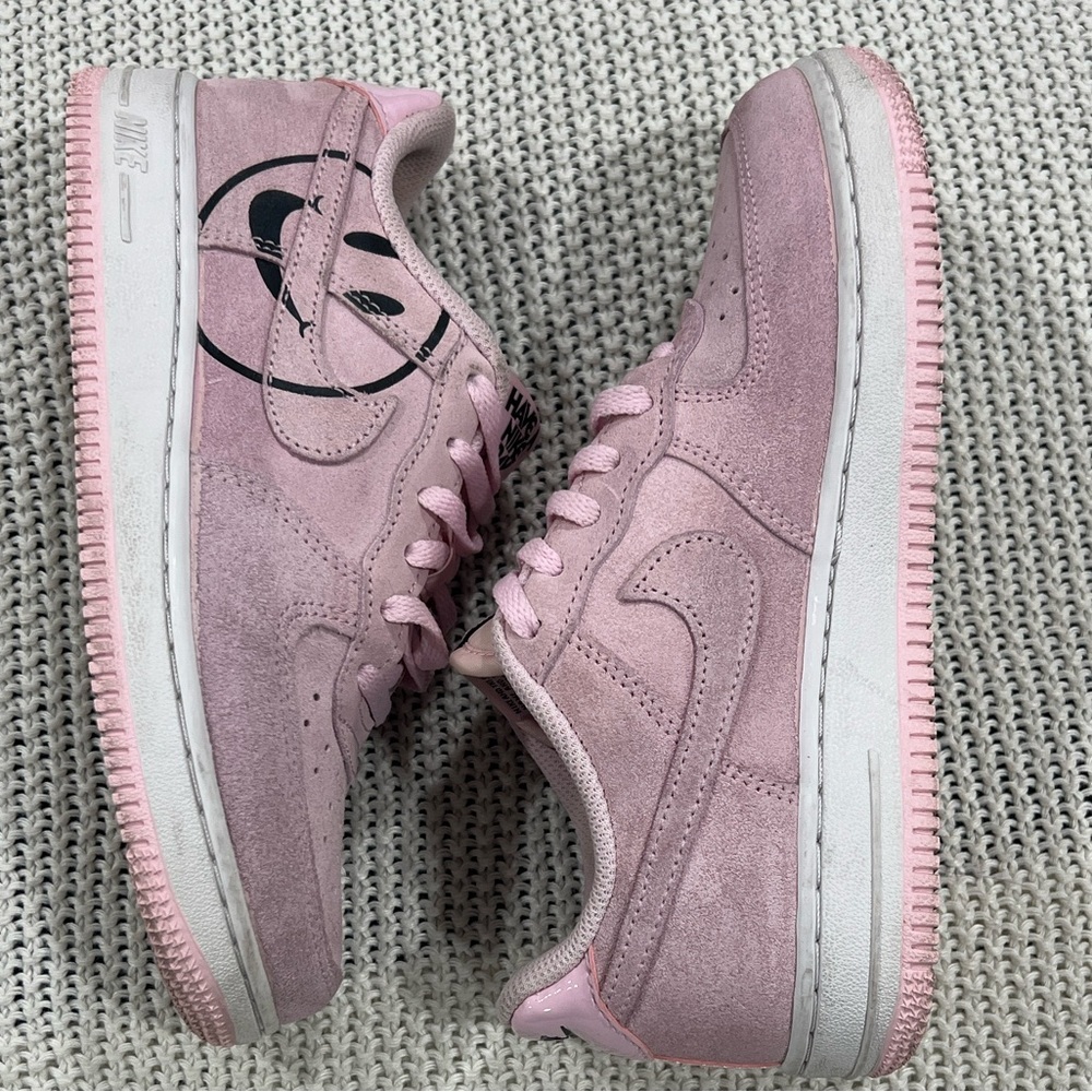 Nike Pink Air Force 1 Low Limited Edition - Picture 6 of 13